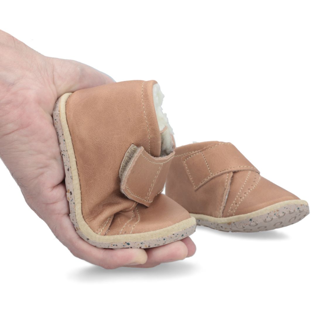 Zapato "Comfy Plus" Camel con Chiporro - Infant