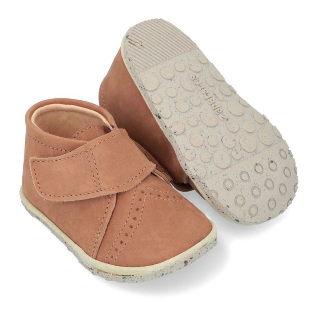 Zapato "Comfy Plus" Café Gamuza - Baby