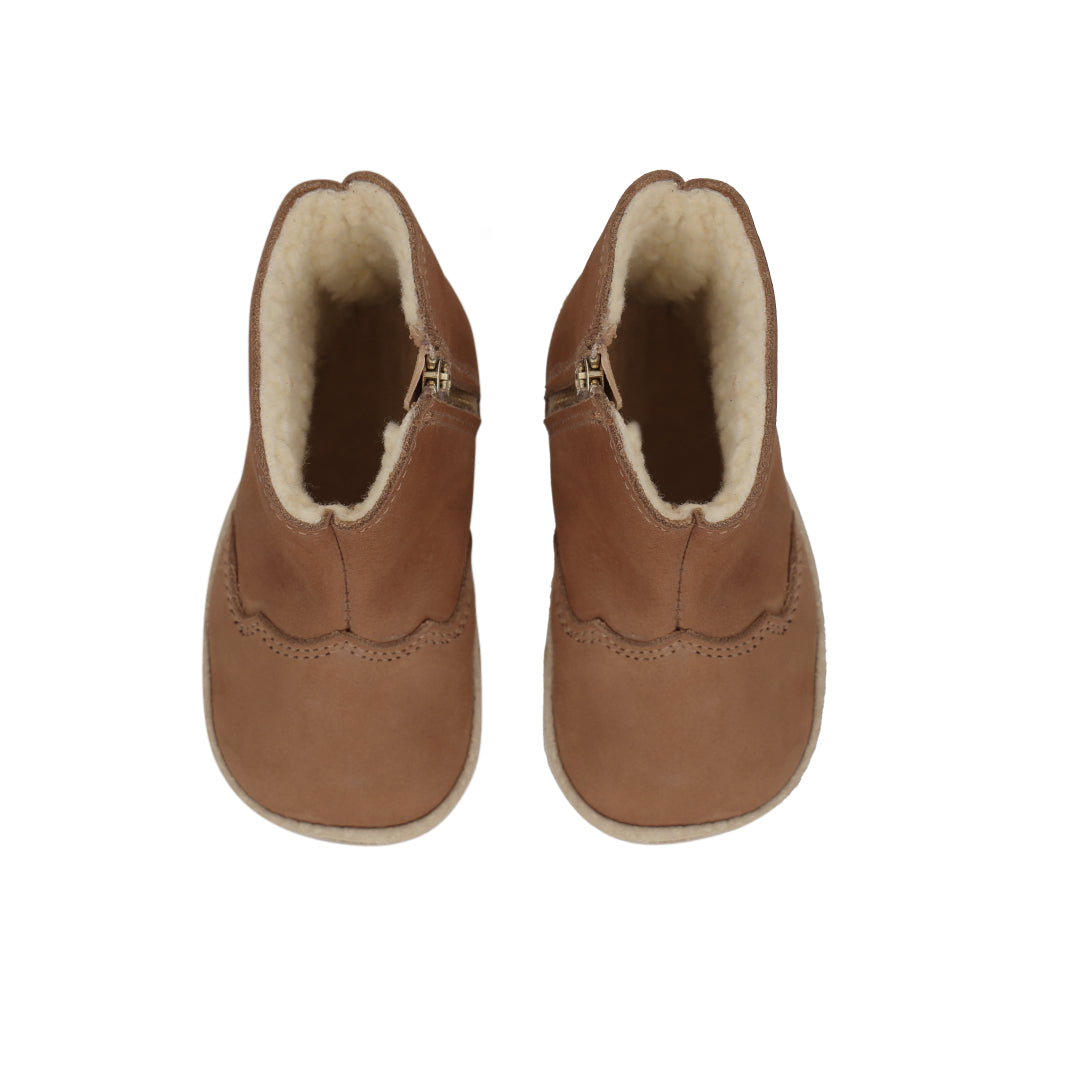 Botita "Perfect" Café Gamuza con Chiporro - Infant