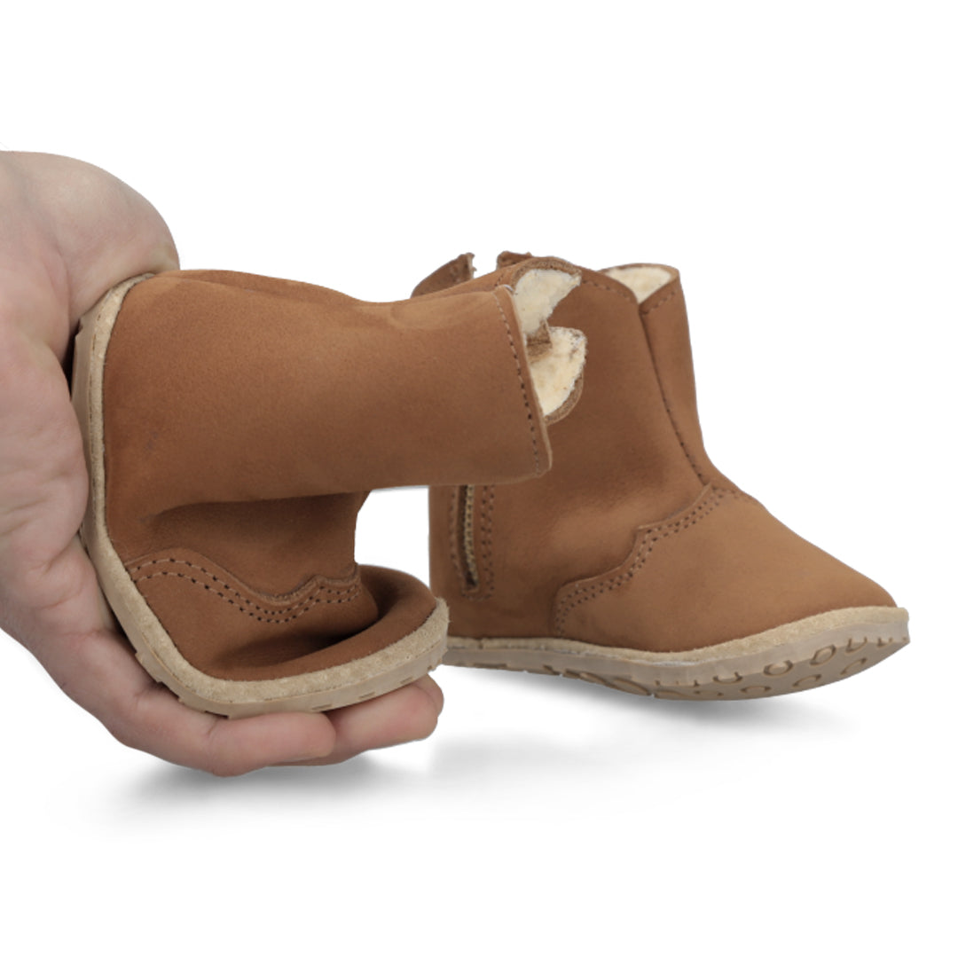 Botita "Perfect" Café Gamuza con Chiporro - Infant