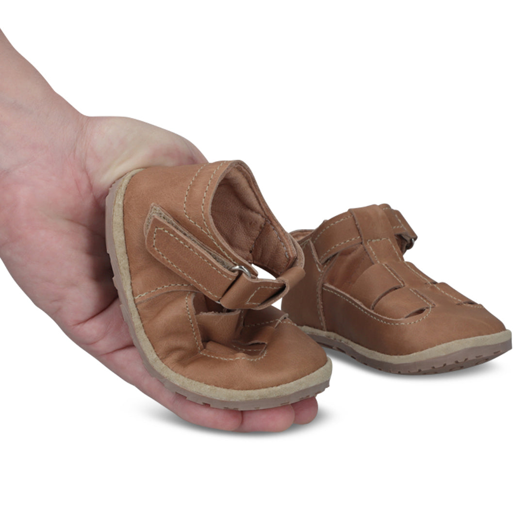 Sandalia Ergonómica Camel con velcro- Infant