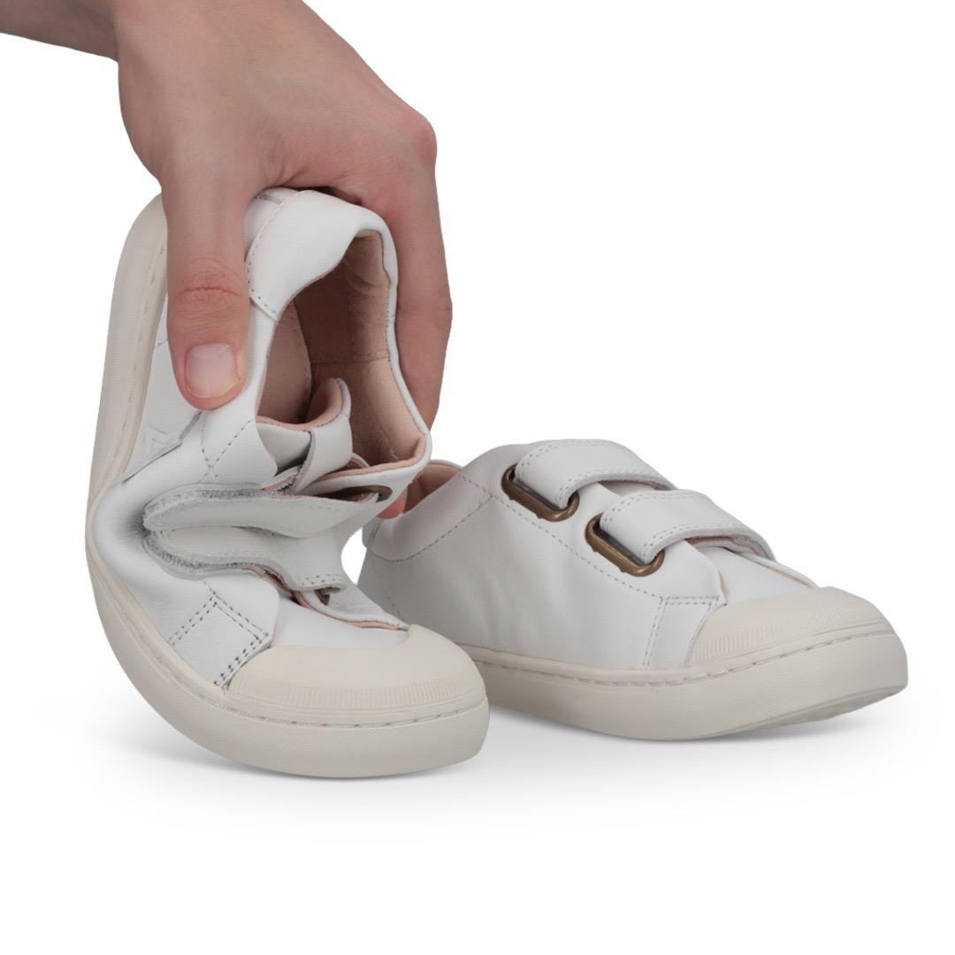 Zapatilla "Star" School Blanca con velcro- Kids